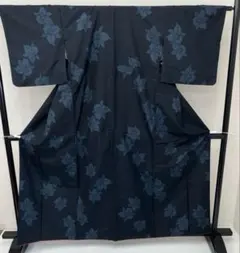 あ*ん様 大島紬 正絹 飛び柄 花の素敵な絣 着物 i-3832