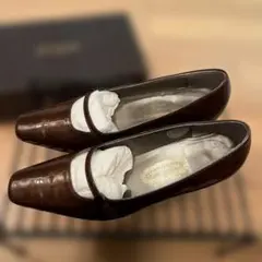 最終価格　ヨシノヤ　ブラウンエナメルストラップパンプスのサムネイル