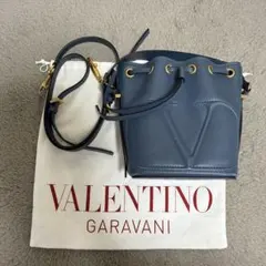 VALENTINO バケットバッグ　青色のサムネイル