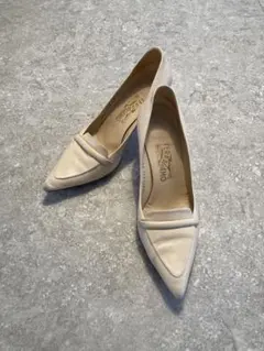 FERRAGAMO ベージュ ヒール　パンプス　フェラガモのサムネイル