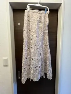 SNIDEL カッティングレースマーメイドスカート 刺繍