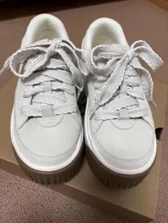 レディース　UGG スニーカー 厚底 25.5cmのサムネイル