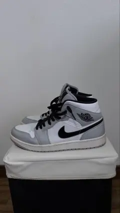 Nike Air Jordan 1 Mid Smoke Grey 27.5のサムネイル