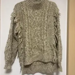 MURUA フリンジ付きベージュタートルネックニット