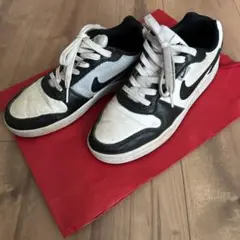 NIKE エバノン ローカットスニーカー 25.5