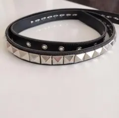 スタッズ付きブラックレザーベルト