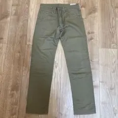 オリーブ色 チノパン 5ポケット ストレートレッグのサムネイル
