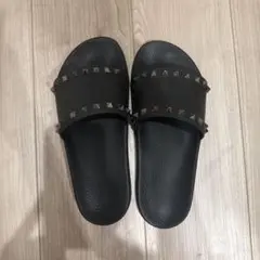 VALENTINO スタッズ付き サンダル