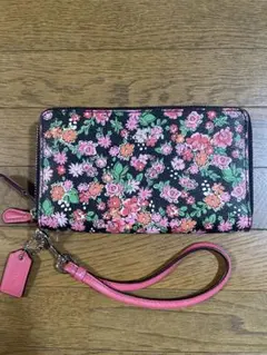 COACH 花柄長財布　フローラル リストストラップ付　ピンク　ブラックのサムネイル