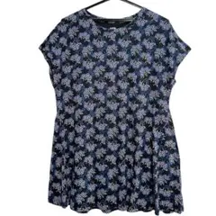 【ユニクロ・ANNASUI】花柄 半袖フレアトップス　紫　黒　M シャツ