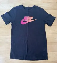 【NIKE】黒　ロゴTシャツ②