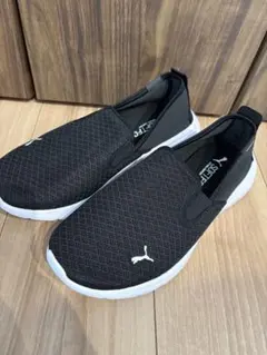 新品 PUMA シューズ スリッポン ブラック SOFTFOAM 25cm
