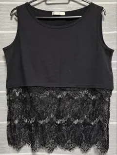 ブラックレースのタンクトップ　レイヤードスタイル　インナー　キャミソール