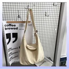 ニュースペーパーバッグ オフホワイト メッセンジャー 大容量 秋 旅行 運動会