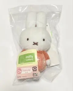 ミッフィー D賞 マスコットバッジ お花柄の洋服 レッド 赤 タイトーくじ