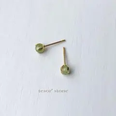 小さな　ペリドット　天然石一粒ピアス/Gサージカルステンレス