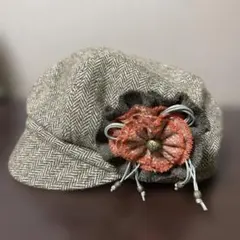 ヘリンボーンキャスケット 茶系 花モチーフ