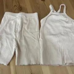 アイボリー タンクトップとショートパンツ セット