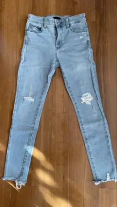 ユニクロジーンズ　サイズ63.5センチ