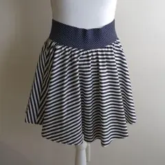 ZARA TRF ボーダー柄 フレアミニスカート Lのサムネイル