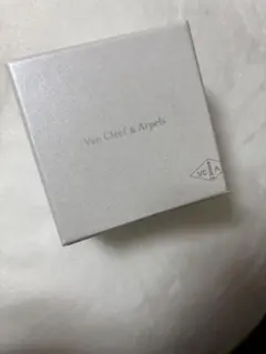 【美品】　Van Cleef & Arpels ピアスケース　空箱