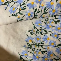 新品未使用　135×50cmコットンリネン刺繡生地　花柄