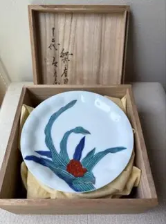 日本芸術院会員である九谷焼の作家、武腰敏昭作の「色絵飾皿 王鳥