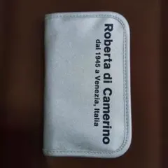 Roberta di Camerino シルバー　マルチケース