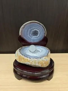 トレジャーメノウ 瑪瑙 ペアメノウ ジオード 聚宝盆 専用台座付 - メルカリ