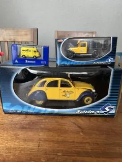 Solido 1/18 ルノー ミニカー 2台セット - メルカリ