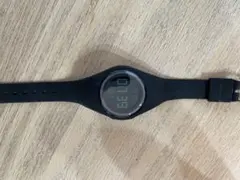 腕時計　スポーツウォッチ　デジタル　アラーム　USB