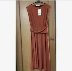 【新品未使用】ZARA ノースリーブひざ丈ワンピース オレンジベージュ