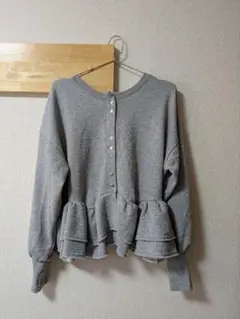 【FREAK'S STORE】2WAY裾フリルショートプルオーバー　グレー