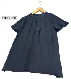 DRESKIP（38）サテンシャーリング使い Aライン ブラウス/黒