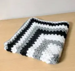 手編みグラニースクエアブランケット