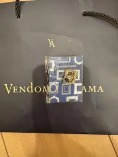 ヴァンドーム青山　ピンブローチ