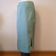 ミントグリーン スリット入り タイトスカート