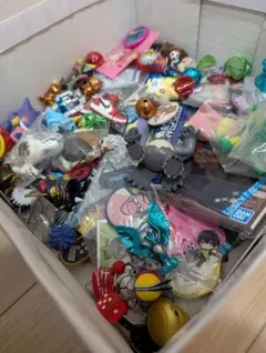 【大量まとめ売り】モンコレ ドラゴンボール ワンピース グッズ 100点以上