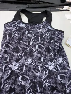 花柄タンクトップ ヨガウェア