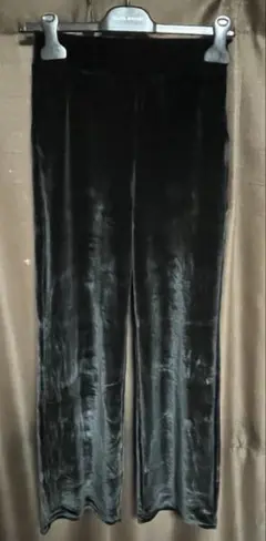 【新品未使用】ブラック ベロア　ストレートパンツ　Mサイズ　LOWO