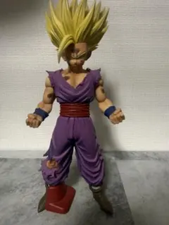 ドラゴンボール　孫悟飯　フィギュア