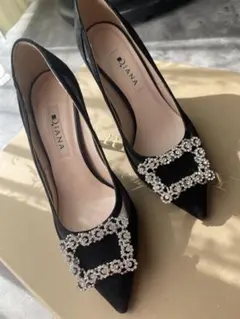 ダイアナ　ビジュー付きパンプス　ヒール