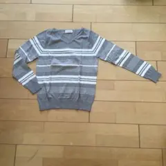 iNED グレー 白ボーダVネック ニット（サイズ９号）