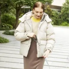 emmi × Helly Hansen ダウンジャケット