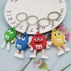 M&M'sキーホルダー 4個セット　新品未使用　エムアンドエムズのサムネイル