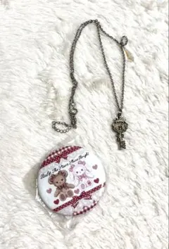 BABY 缶バッジ＆ネックレスセット(ノベルティ)のサムネイル