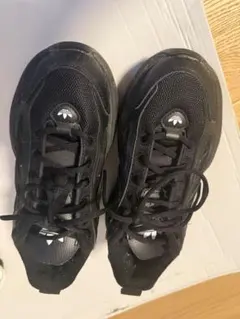 adidas オズガイア / OZGAIAブラック 23.5cm