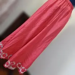 未使用surga 刺繍入り ロングスカートタグ付きのサムネイル