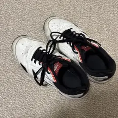テニス用ホワイトシューズ