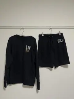 【タグ無し、新品】 GAP ブラック トレーナー・ショートパンツ セット